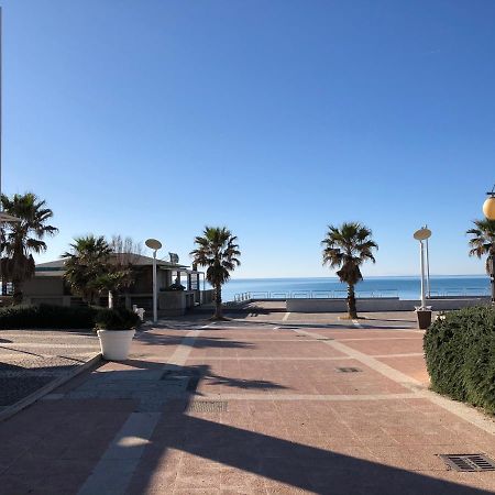 Appartamento A 30 Mt Dal Mare Cecina  Eksteriør billede