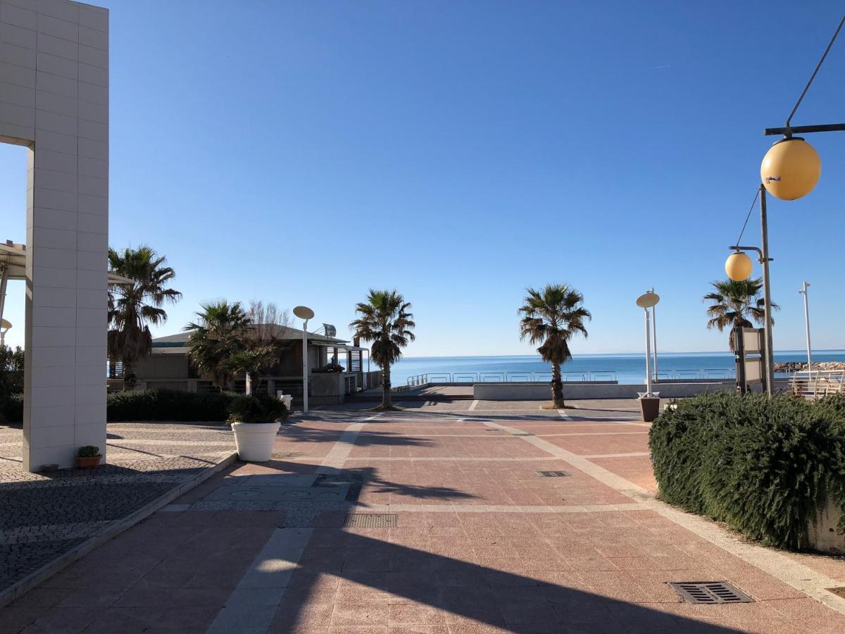 Appartamento A 30 Mt Dal Mare Cecina  Eksteriør billede